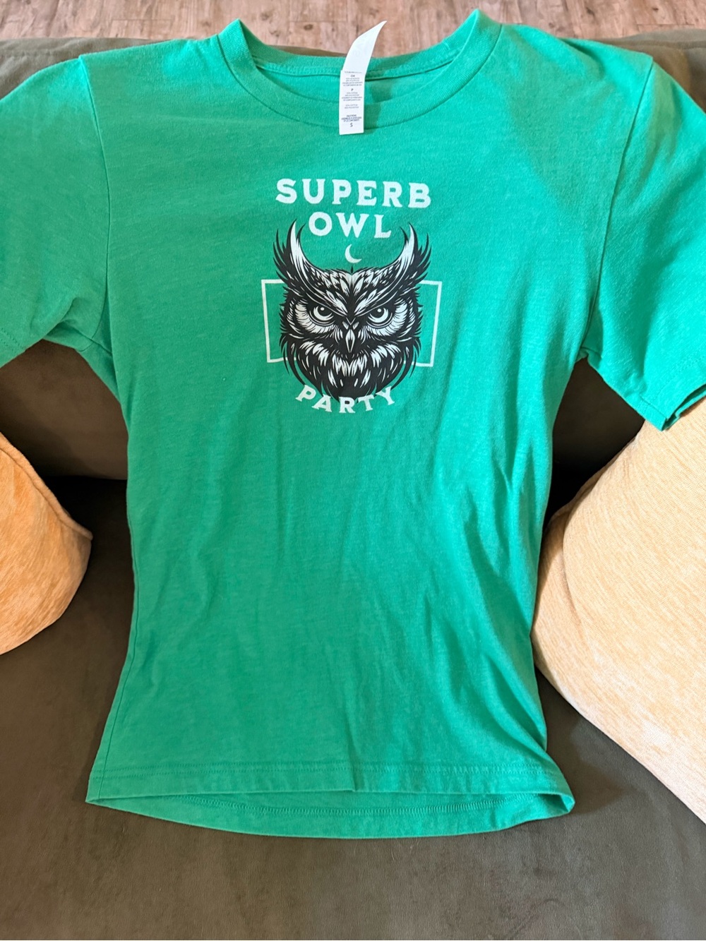 Superb Owl Party Women’s Green Graphic T-Shirt